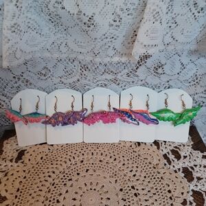 LOT OF (5) HAND-PAINTED WOODEN DINOSAUR EARRINGS GOLD TONE FISH HOOK EARWIRES